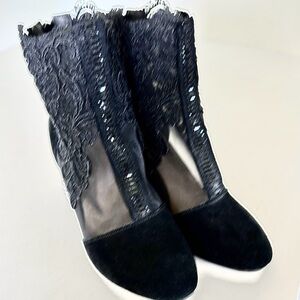 Elegant Black Lace Ankle Boots